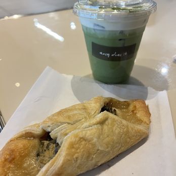 Easy Does It - matcha cloud, spinach pocket - Coffee & Tea Near Me - San Diego, California Easy Does It - matcha cloud, spinach pocket - Coffee & Tea Near Me - San Diego, California