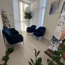 5D Smiles Dental Implant Center