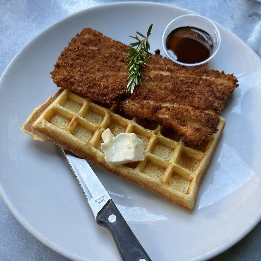 La Mo Cafe - Chicken & Waffle(s) - Breakfast & Brunch Near Me - Turlock, California La Mo Cafe - Chicken & Waffle(s) - Breakfast & Brunch Near Me - Turlock, California