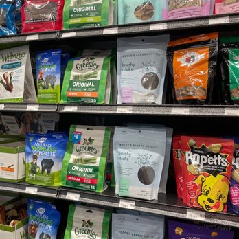 Hollywood Feed - Treats! - Pet Stores Near Me - Akron, Ohio
