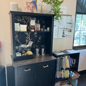Sleeping Bird Coffee - Inside, inclusive, kids toys, books - Breakfast & Brunch Near Me - Wilmington, Delaware