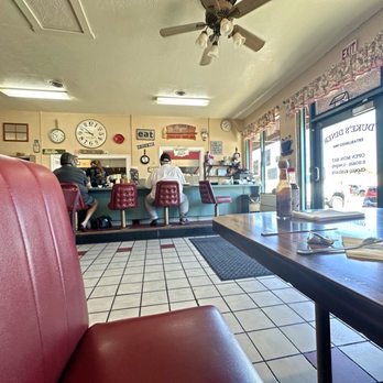 Duke's Diner - Inside - Diners Near Me - Olivehurst, California Duke's Diner - Inside - Diners Near Me - Olivehurst, California