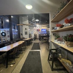 Endeavor Brewing and Spirits - Entrance