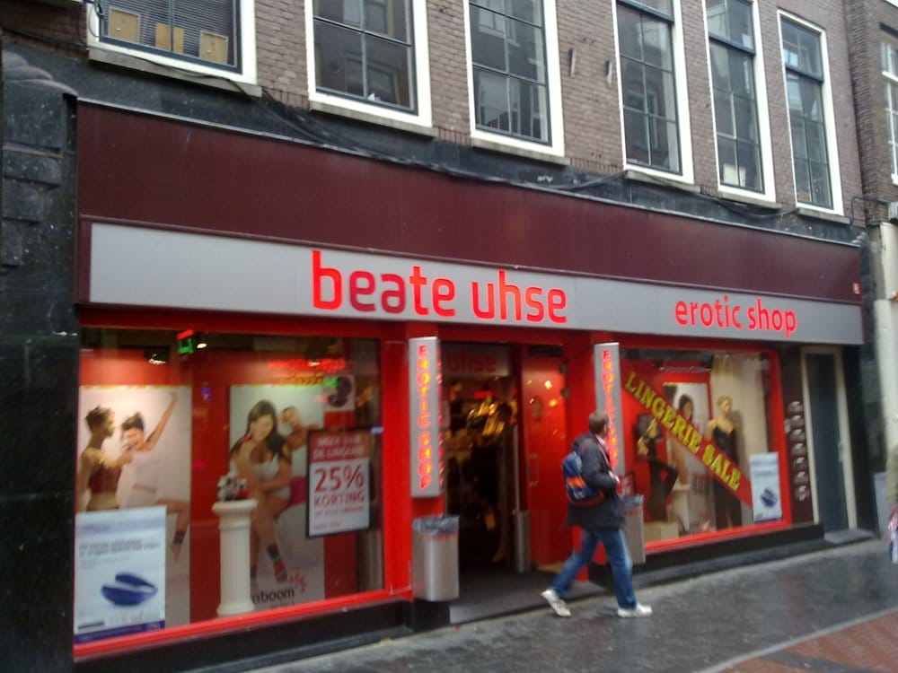 BEATE UHSE Updated June 2024 Nieuwendijk 57, Amsterdam, Noord