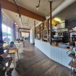 Mylo Coffee Co - Cute interior