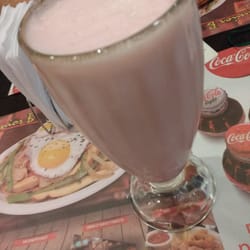 Junior B - Milkshake de frutilla