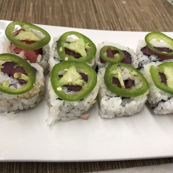 Wicker Park Sushi - Tuna roll add jalapeño - Sushi Bars Near Me - Chicago, Illinois Wicker Park Sushi - Tuna roll add jalapeño - Sushi Bars Near Me - Chicago, Illinois