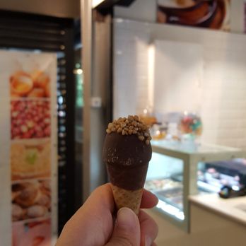 Mathallen Oslo - Mini cone from PARADIS Gelateria - Specialty Food Near Me - Oslo, 03
