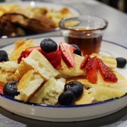 Freedom Cafe - Pancakes cut up into "bites" for the kids and award winning real maple syrup