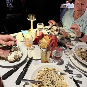 Burbank Smokehouse - Our dinners - Steakhouses Near Me - Burbank, California Burbank Smokehouse - Our dinners - Steakhouses Near Me - Burbank, California