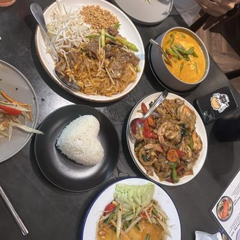 78 Thai Kitchen - Pad Thai, Papaya Salad (Som Tum), Panang curry, Drunken Noodle - Thai Near Me - Carlsbad, California