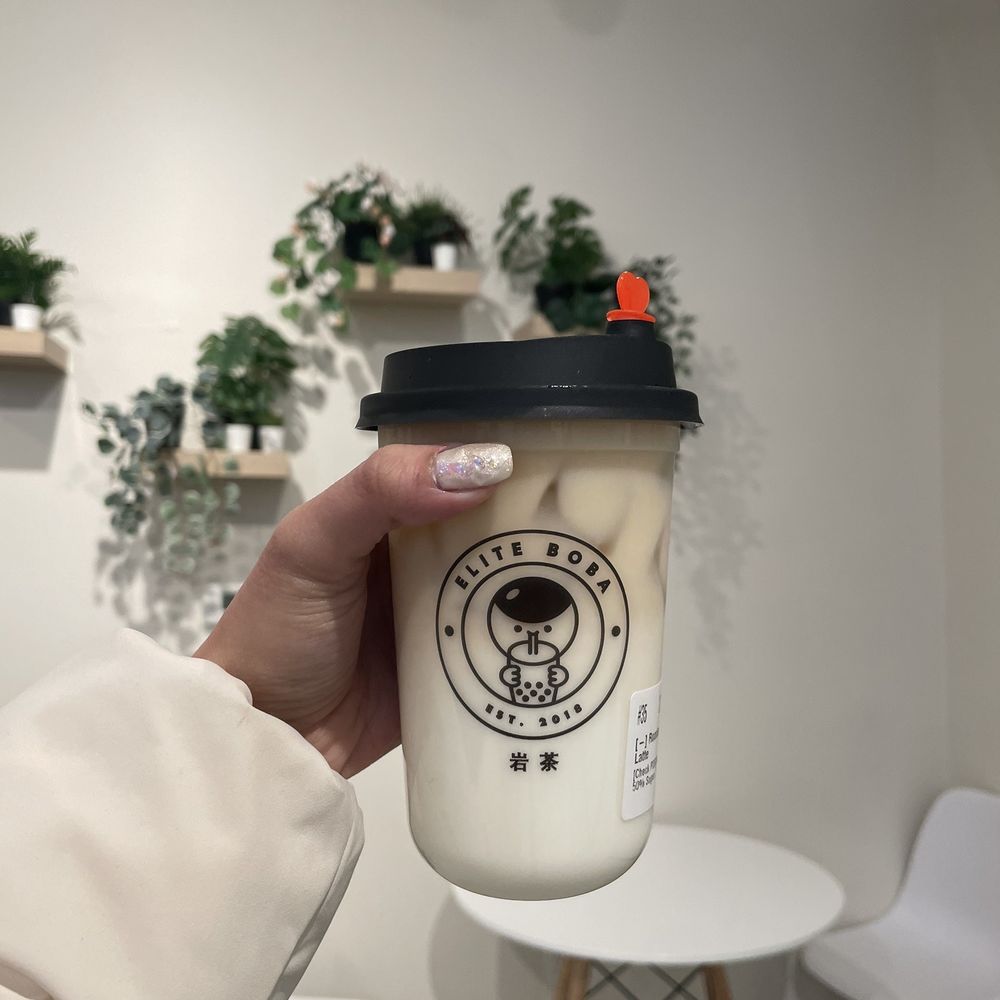 Elite Boba MKE - Roasted Mountain Oolong Tea Latte - Bubble Tea Near Me - Milwaukee, Wisconsin Elite Boba MKE - Roasted Mountain Oolong Tea Latte - Bubble Tea Near Me - Milwaukee, Wisconsin