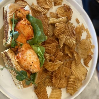 et al. - Lobster Roll Lunch - Breakfast & Brunch Near Me - Honolulu, Hawaii et al. - Lobster Roll Lunch - Breakfast & Brunch Near Me - Honolulu, Hawaii