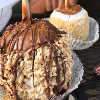 Cold Stone Creamery - Peanut Butter Bomb Apple and Cheesecake Apple - Ice Cream & Frozen Yogurt Near Me - Omaha, Nebraska