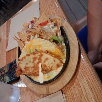 Applebee's Grill + Bar - Om Cheese a dillo burger - American Near Me - Hurricane, Utah Applebee's Grill + Bar - Om Cheese a dillo burger - American Near Me - Hurricane, Utah