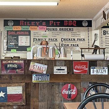 Riley's Pit BBQ Logo