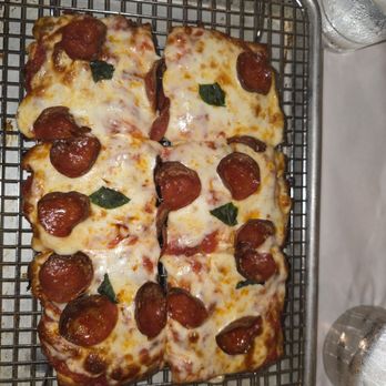 Weber Grill Restaurant - Pepperoni pizza - Barbeque Near Me - Chicago, Illinois Weber Grill Restaurant - Pepperoni pizza - Barbeque Near Me - Chicago, Illinois