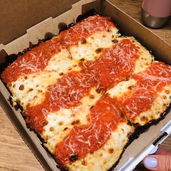 Circles + Squares - Cheese pizza - Pizza Near Me - Philadelphia, Pennsylvania