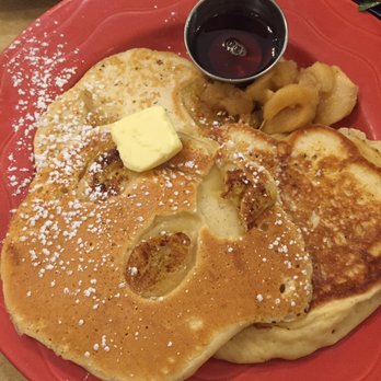 The Senator - Caramelized banana pancake - Breakfast & Brunch Near Me - Toronto, Ontario
