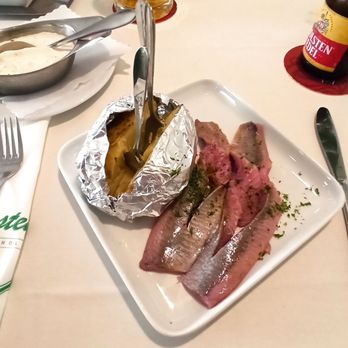 Hotel Carstens - Matjes mit Folienkartoffel - Hotels Near Me - Bordesholm, SH Hotel Carstens - Matjes mit Folienkartoffel - Hotels Near Me - Bordesholm, SH
