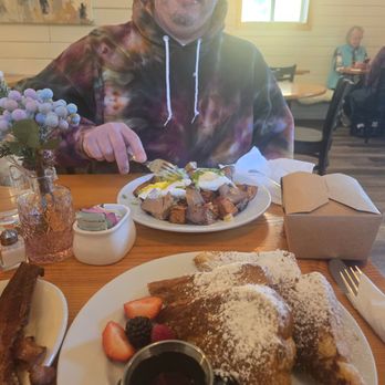 Wild Fig Kitchen - BOTTOM - French toast with bacon Top - Sweet potato has - Breakfast & Brunch Near Me - Coarsegold, California Wild Fig Kitchen - BOTTOM - French toast with bacon Top - Sweet potato has - Breakfast & Brunch Near Me - Coarsegold, California