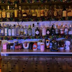Old Fashioned - Well stocked bar in Barcelona.