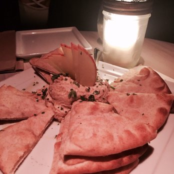 Bodega Wine Bar - Hummus - Wine Bars Near Me - Santa Monica, California