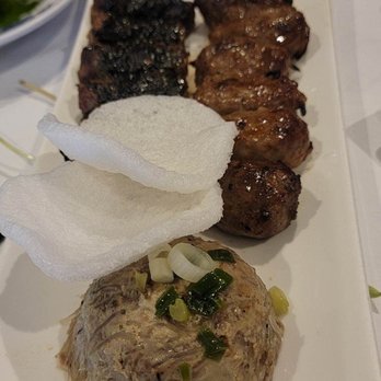 Anh Hong Restaurant - Grilled beef and grilled beef wrapped with leaf - Vietnamese Near Me - San Jose, California Anh Hong Restaurant - Grilled beef and grilled beef wrapped with leaf - Vietnamese Near Me - San Jose, California