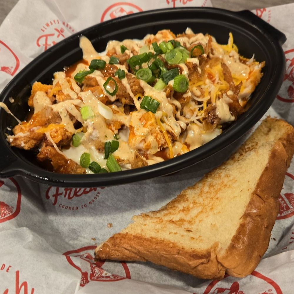 Slim Chickens - Buffalo Mac & Cheese Bowl Meal - Chicken Shop Near Me - Davenport, Florida Slim Chickens - Buffalo Mac & Cheese Bowl Meal - Chicken Shop Near Me - Davenport, Florida
