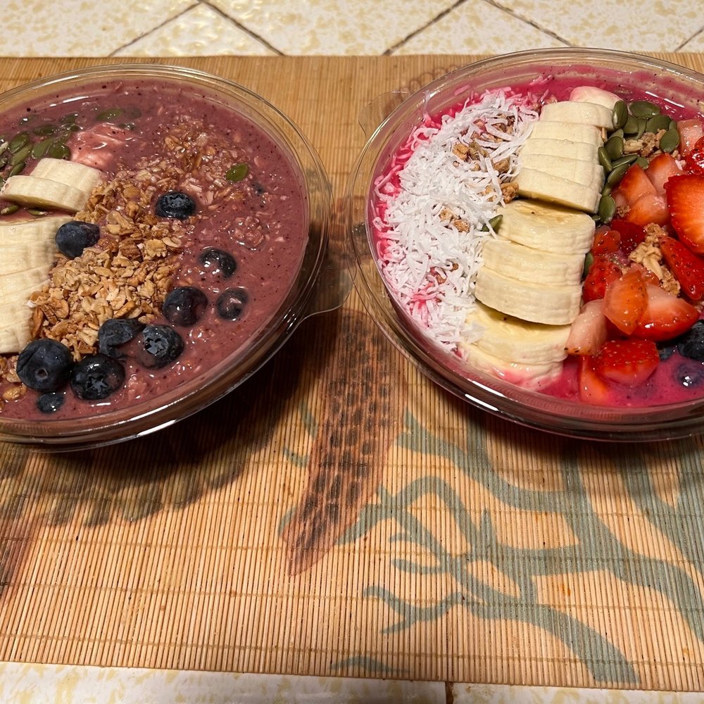 Both Acai Bowl and Pitaya Bowl, a lot for your money! Both Acai Bowl and Pitaya Bowl, a lot for your money!