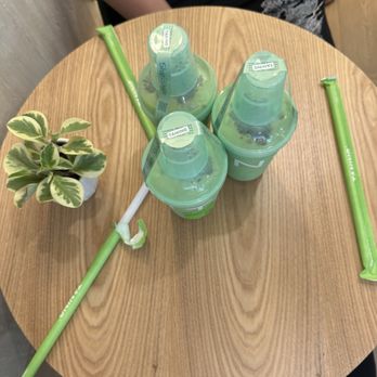 TANING - Avocado Pecan Smoothie - Bubble Tea Near Me - Sunnyvale, California TANING - Avocado Pecan Smoothie - Bubble Tea Near Me - Sunnyvale, California