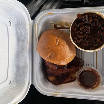 Bakersfield Barbecue Company - Hotlink Sammich Baked Beans - Barbeque Near Me - Bakersfield, California Bakersfield Barbecue Company - Hotlink Sammich Baked Beans - Barbeque Near Me - Bakersfield, California