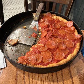 Pizzeria Uno - Pepperoni and Sausage Pizza - Pizza Near Me - Chicago, Illinois