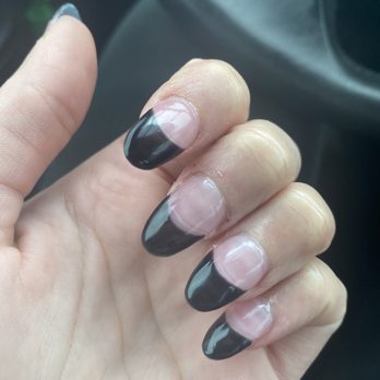La Chic Nails - Nail Salons Near Me - Middletown, Rhode Island