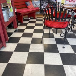 Clovis Smogs - Waiting area