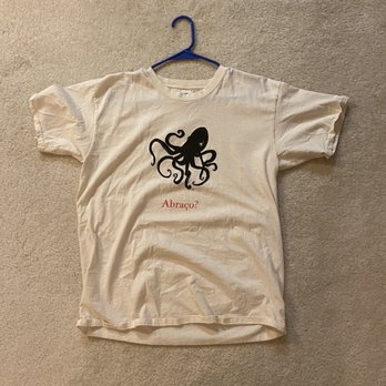 LX Factory - Will you give me a hug? L size t-shirt by AndaAndaArt on etsy - Venues & Event Spaces Near Me - Lisbon, 11