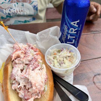 DJ's Clam Shack - Lobster roll and a cold drink - Seafood Near Me - Key West, Florida