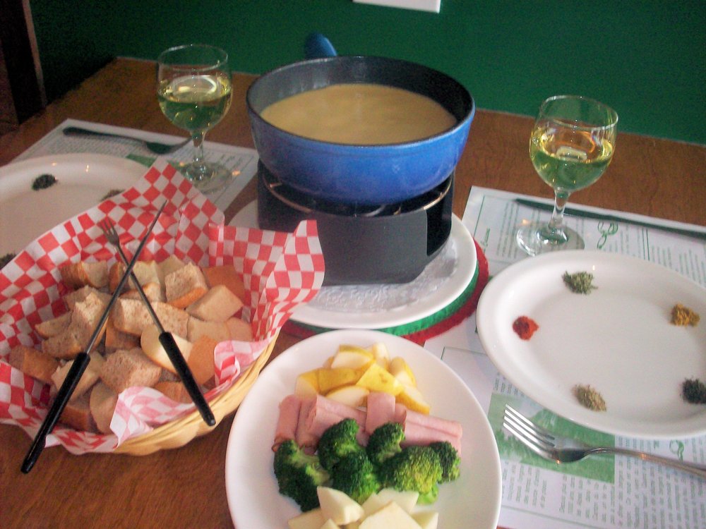 RESTAURANT MEULE ET CAQUELON 14 Photos Fondue 74 Boulv Greber