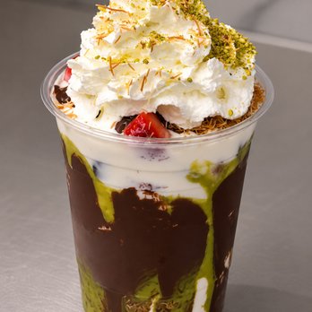 Bellas Mini Pancakes - Dubai fresas con crema - Waffles Near Me - Fresno, California Bellas Mini Pancakes - Dubai fresas con crema - Waffles Near Me - Fresno, California