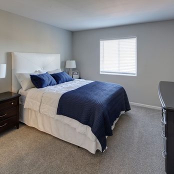 Carol Stream Crossing - Apartments Near Me - Carol Stream, Illinois