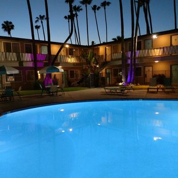 Kings Inn San Diego - Beautiful pool area! - San Diego, CA