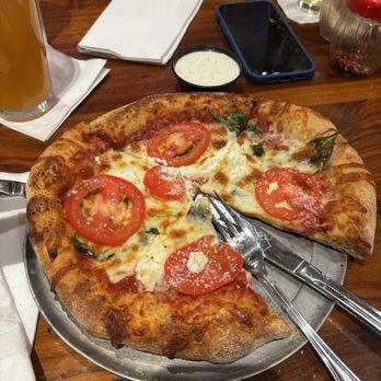 Mellow Mushroom - Midlothian - Custom regular crust cheese pizza with ricotta, tomato, spinach - Pizza Near Me - Midlothian, Virginia