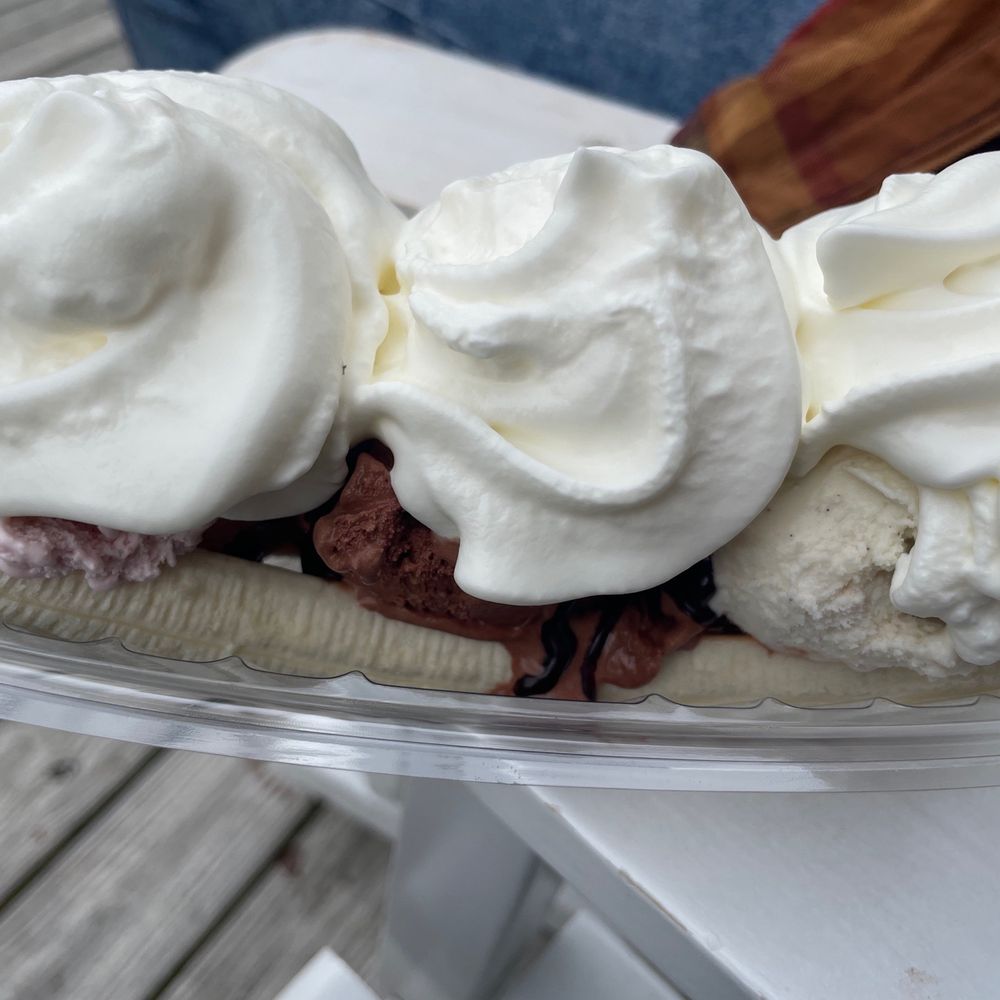 Black Bear Creamery - Banana split (minus the sprinkles, per my request) - Ice Cream & Frozen Yogurt Near Me - Nellysford, Virginia Black Bear Creamery - Banana split (minus the sprinkles, per my request) - Ice Cream & Frozen Yogurt Near Me - Nellysford, Virginia
