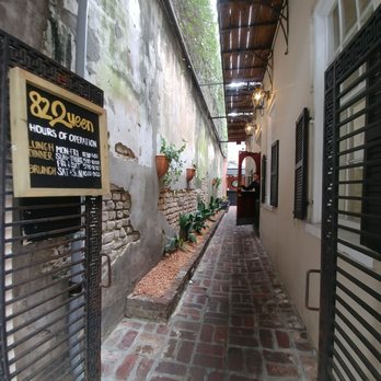 82 Queen - Entrance - Southern Near Me - Charleston, South Carolina