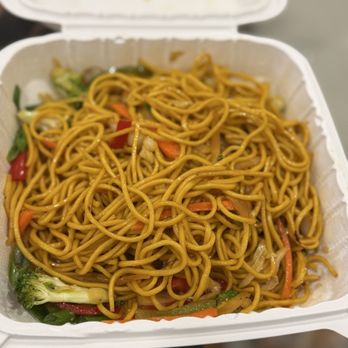 California MoMo Kitchen - Veg Chowmein (5PPL) - Himalayan/Nepalese Near Me - Sunnyvale, California