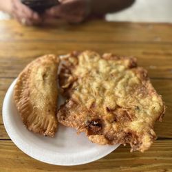 Hipi Cache - Empanadillia de Pollo and Bacalaito