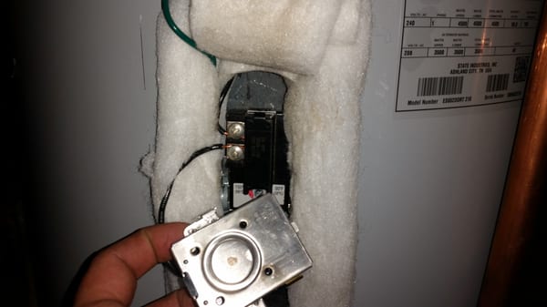 LiveGreen Plumbing Services Logo