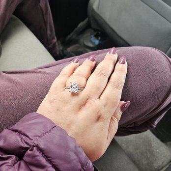 Twin Sisters Nails & Spa - Nail Salons Near Me - San Rafael, California