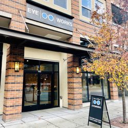 Mercer Island Eyeworks - Front entrance, also has an elevator entrance from the parking garage below