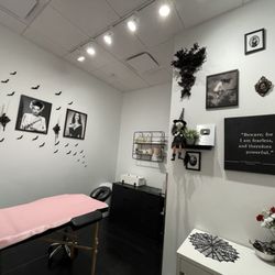 Alex’s House of Wax - Spooky Wax Studio